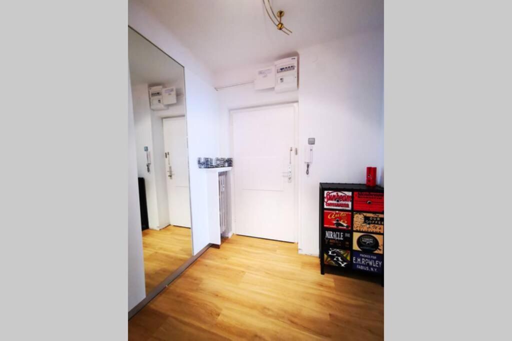 Charmante Zentrumswohnung mit Balkon und 80 zoll TV Klagenfurt am Wörthersee Exterior foto