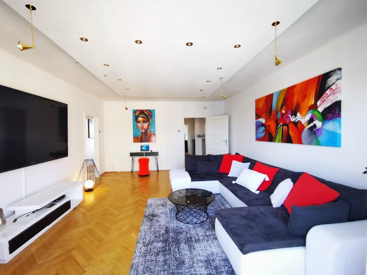 Charmante Zentrumswohnung mit Balkon und 80 zoll TV Klagenfurt am Wörthersee Exterior foto