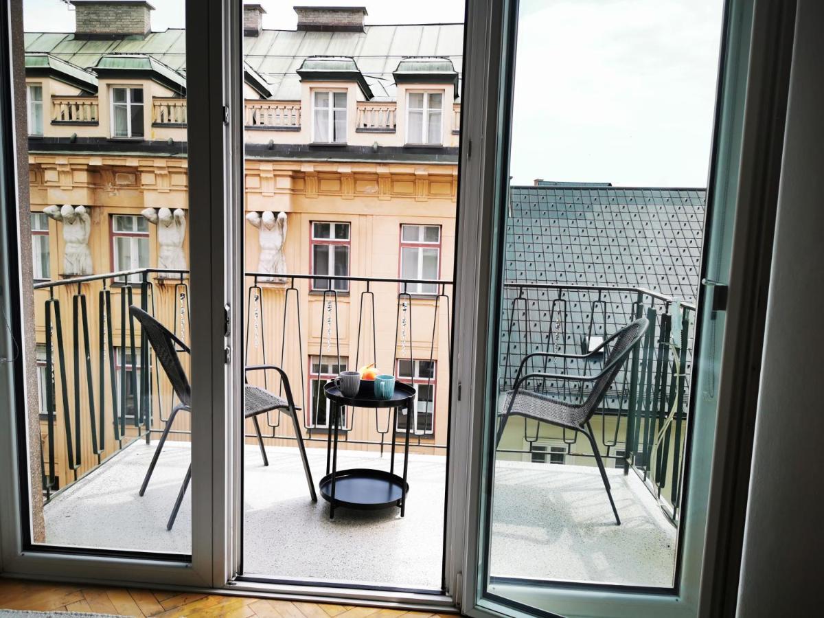 Charmante Zentrumswohnung mit Balkon und 80 zoll TV Klagenfurt am Wörthersee Exterior foto