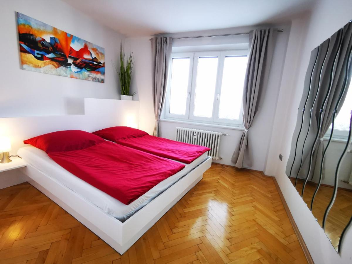 Charmante Zentrumswohnung mit Balkon und 80 zoll TV Klagenfurt am Wörthersee Exterior foto