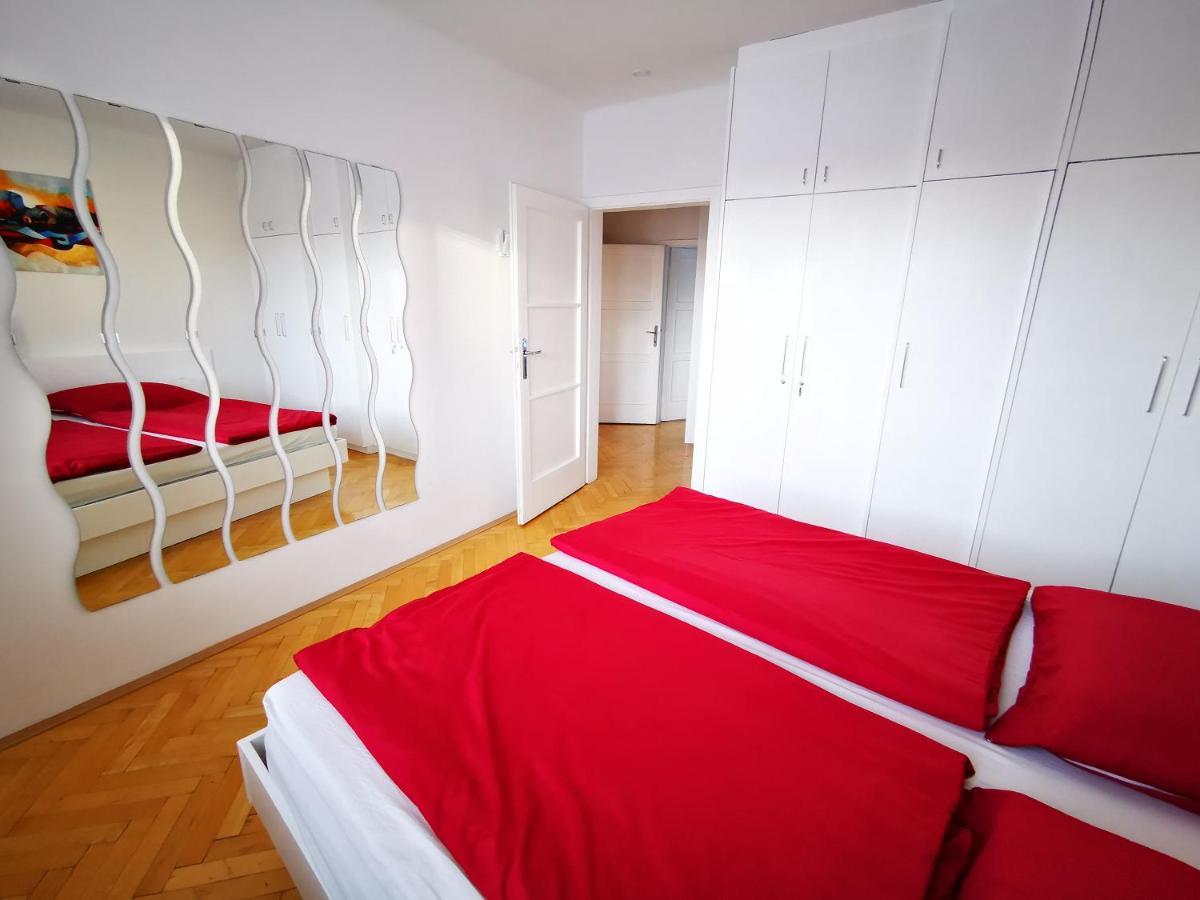 Charmante Zentrumswohnung mit Balkon und 80 zoll TV Klagenfurt am Wörthersee Exterior foto